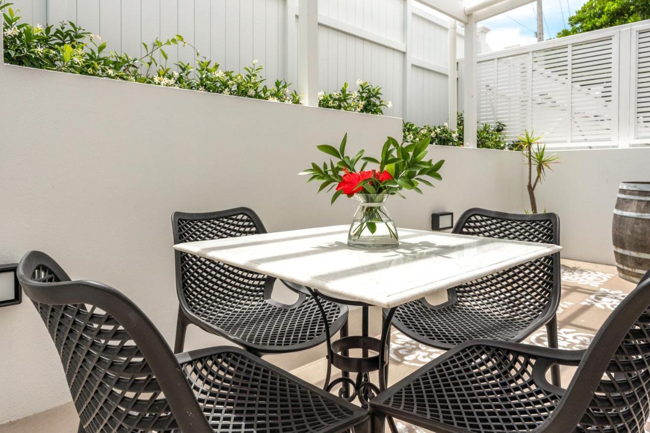 Hampton Court Hotel Oneroa ภายนอก รูปภาพ